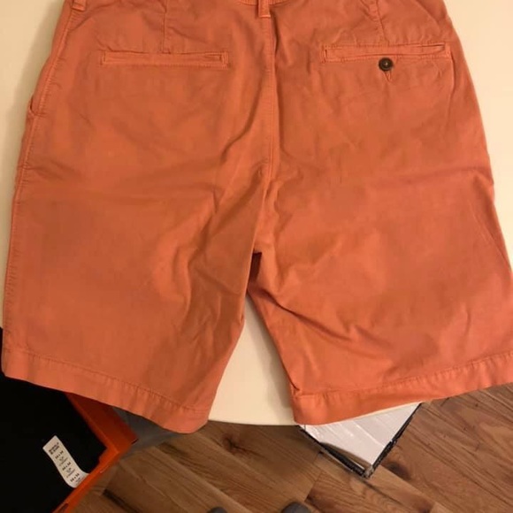 Never worn men’s Salmon shorts, size 32. - Picture 2 of 3